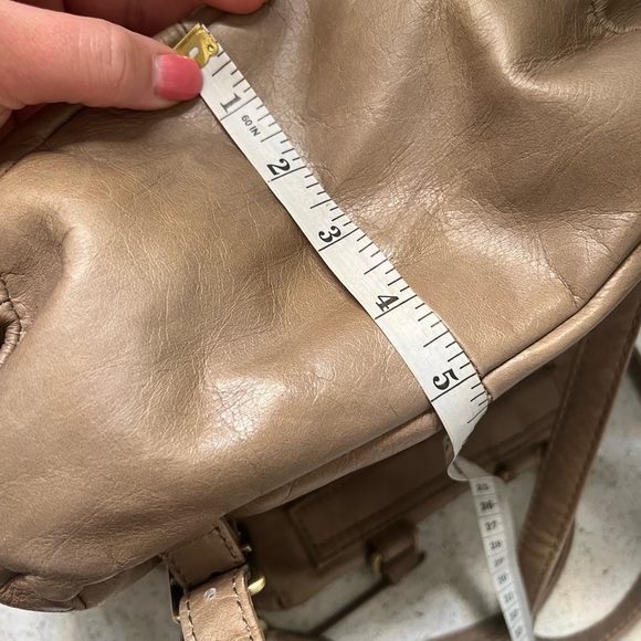 HOBO BRAND RIVER EMBOSSED FLOWER DESIGN IN BLACK ON TAUPE LEATHER EUC - Picture 4 of 14